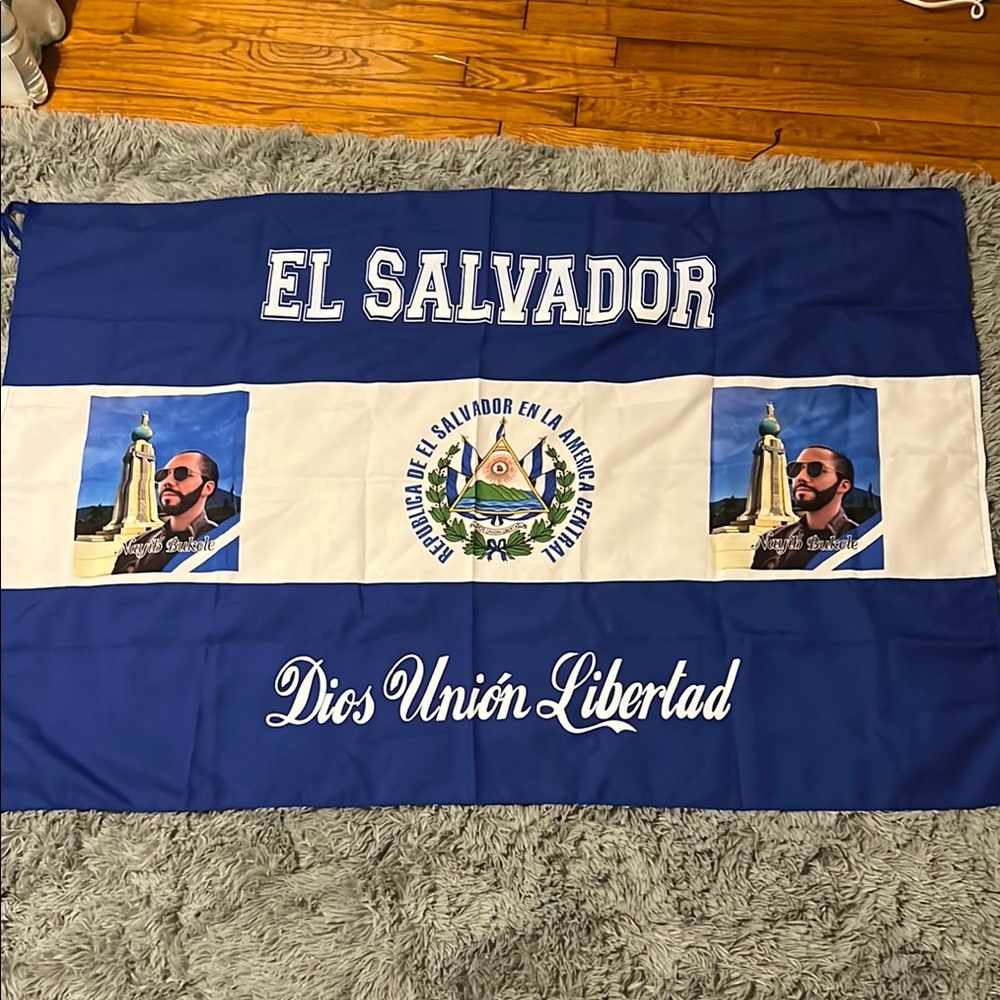 El Salvador Apron with National Emblem